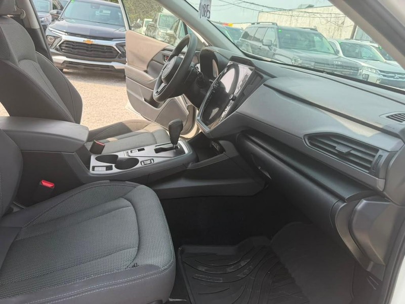 Subaru Crosstrek Vehicle Full-screen Gallery Image 18