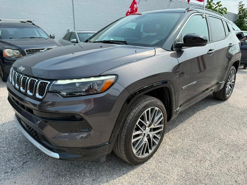Jeep Compass Vehicle Full-screen Gallery Image 2