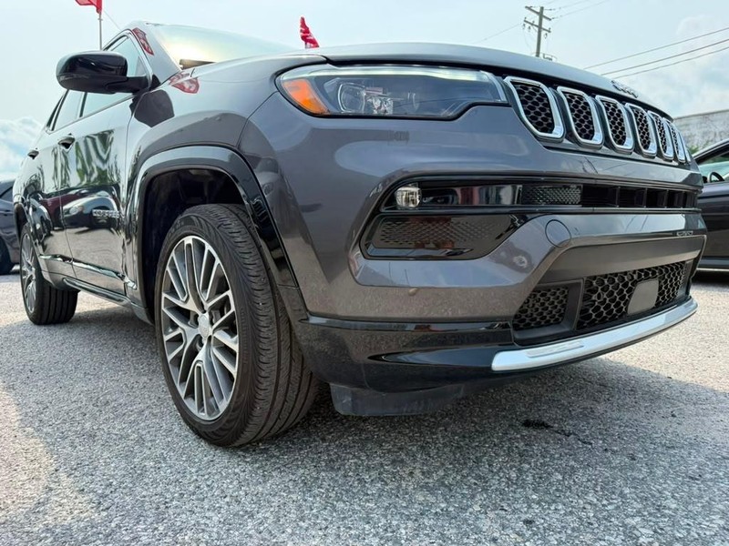Jeep Compass Vehicle Full-screen Gallery Image 7