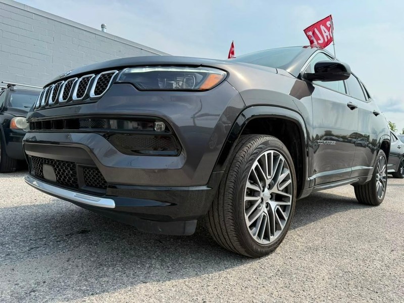 Jeep Compass Vehicle Full-screen Gallery Image 8