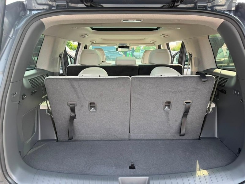 Hyundai Santa Fe Hybrid Vehicle Full-screen Gallery Image 22