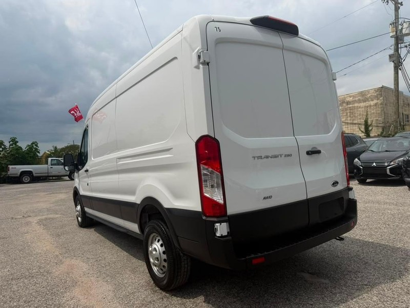 Ford Transit Cargo Van Vehicle Full-screen Gallery Image 9