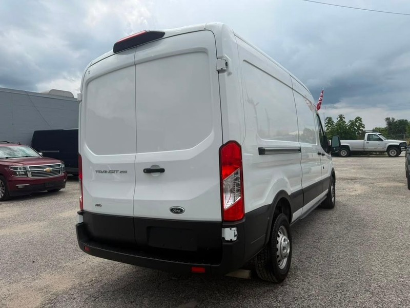 Ford Transit Cargo Van Vehicle Full-screen Gallery Image 10