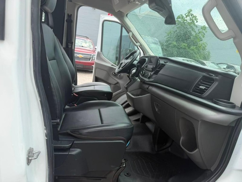 Ford Transit Cargo Van Vehicle Full-screen Gallery Image 21