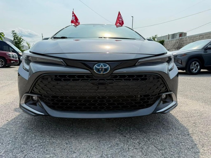 Toyota Corolla Hatchback Vehicle Full-screen Gallery Image 3