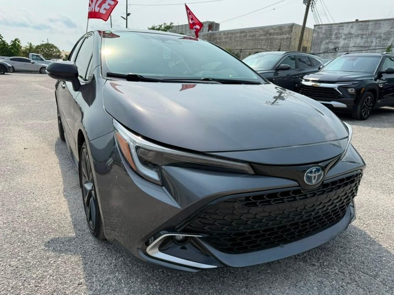 Toyota Corolla Hatchback Vehicle Full-screen Gallery Image 4