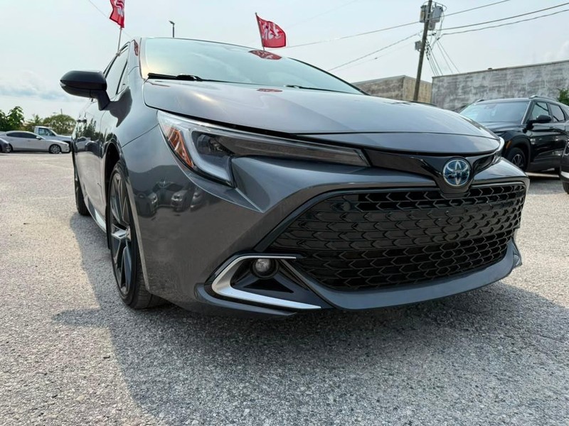 Toyota Corolla Hatchback Vehicle Full-screen Gallery Image 5