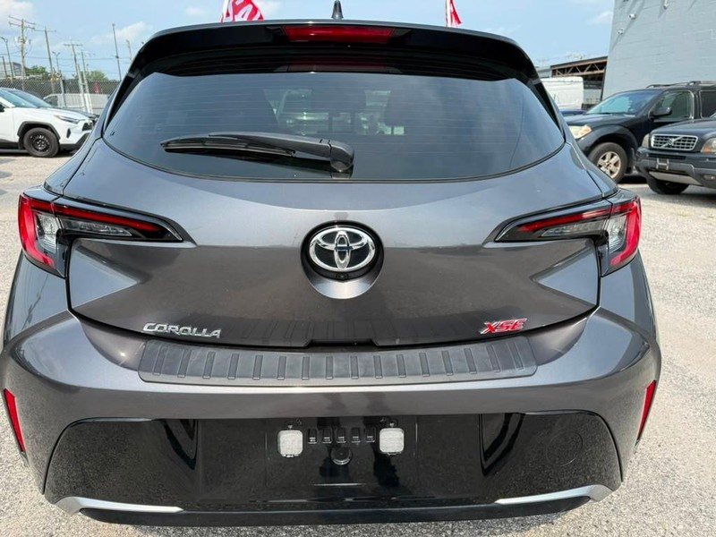 Toyota Corolla Hatchback Vehicle Full-screen Gallery Image 8