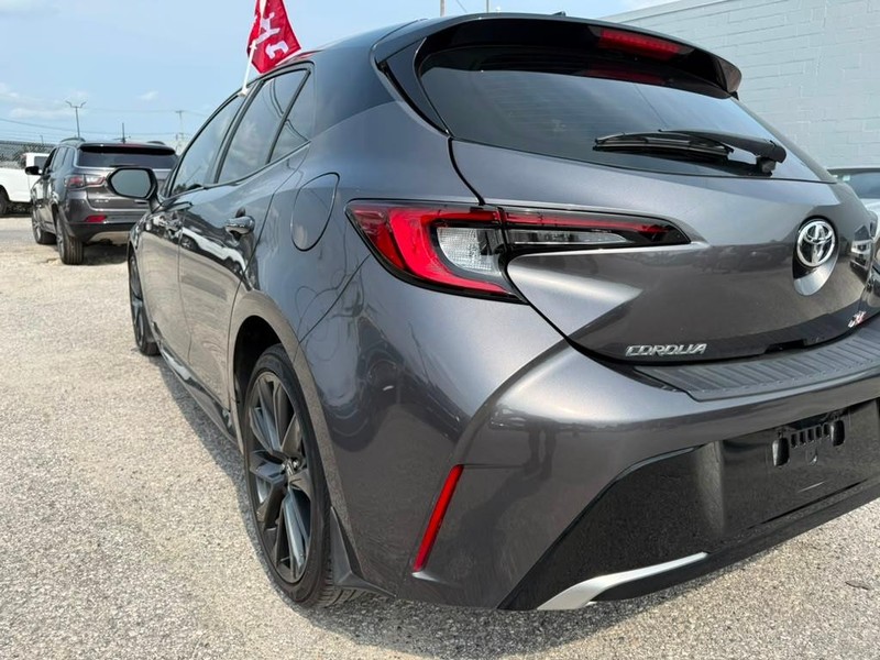 Toyota Corolla Hatchback Vehicle Full-screen Gallery Image 10