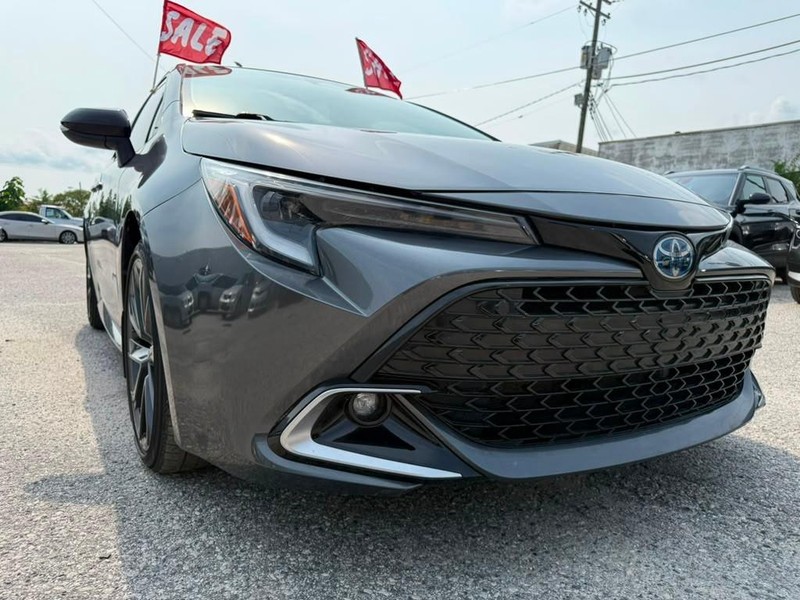 Toyota Corolla Hatchback Vehicle Full-screen Gallery Image 12