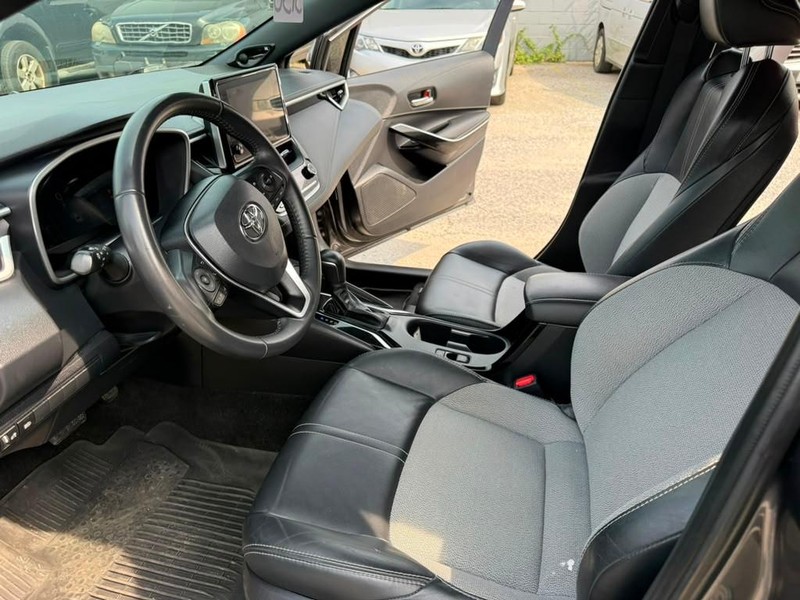 Toyota Corolla Hatchback Vehicle Full-screen Gallery Image 18
