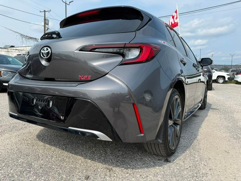 Toyota Corolla Hatchback Vehicle Full-screen Gallery Image 20