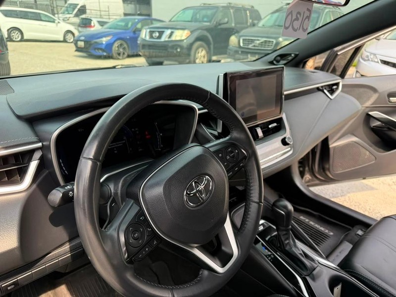 Toyota Corolla Hatchback Vehicle Full-screen Gallery Image 21