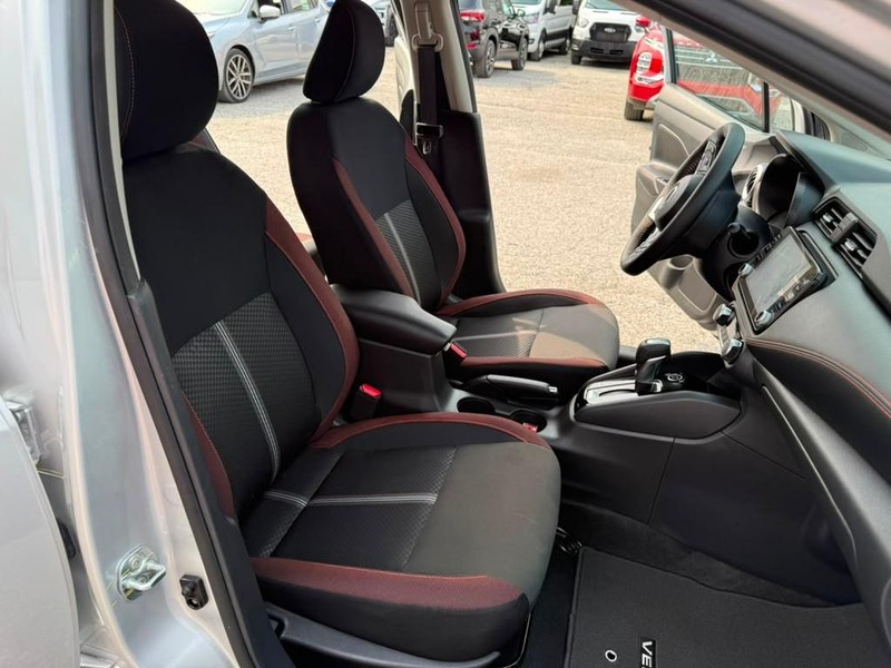 Nissan Versa Vehicle Full-screen Gallery Image 18