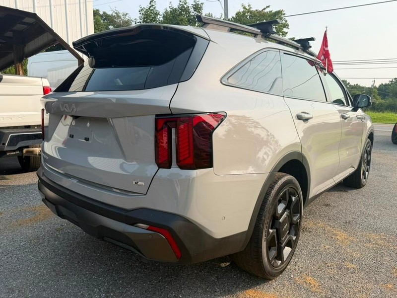 Kia Sorento Vehicle Full-screen Gallery Image 7