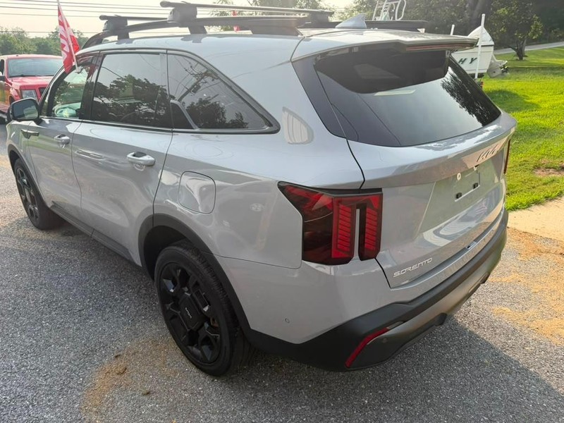 Kia Sorento Vehicle Full-screen Gallery Image 12