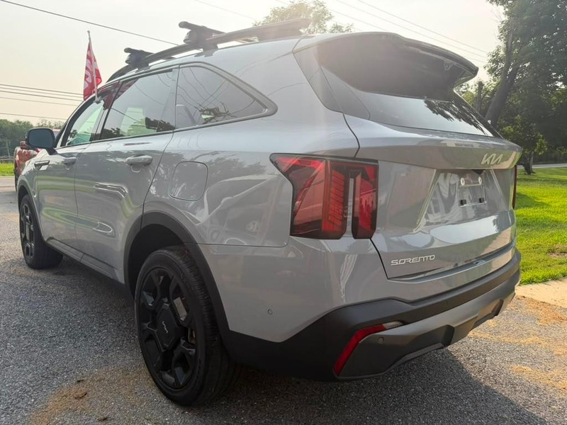 Kia Sorento Vehicle Full-screen Gallery Image 15
