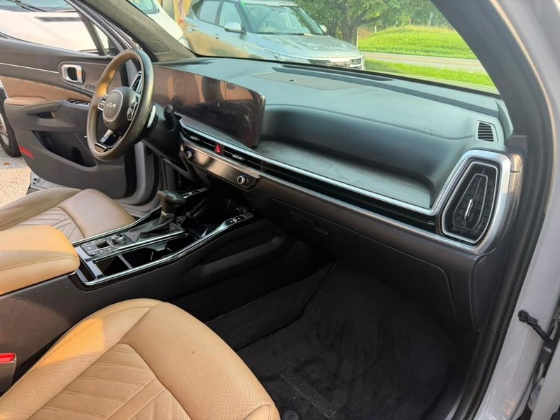 Kia Sorento Vehicle Full-screen Gallery Image 20
