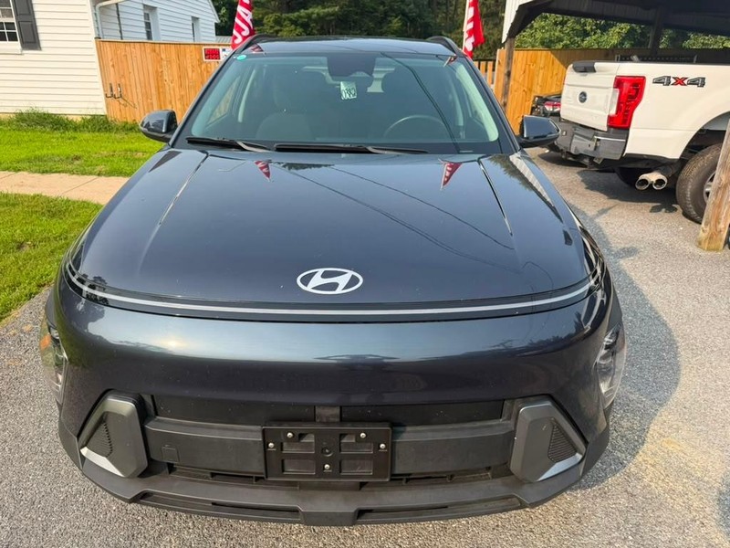 Hyundai Kona Vehicle Full-screen Gallery Image 4