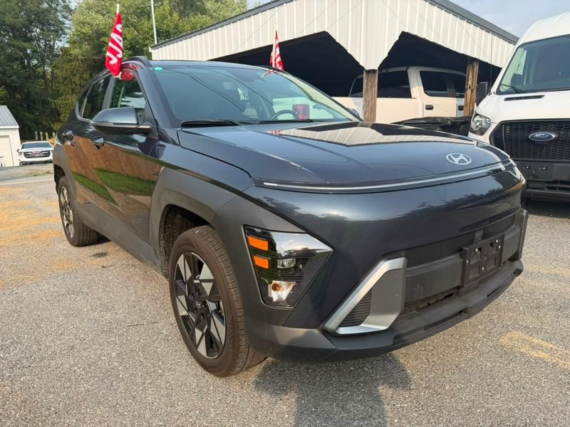 Hyundai Kona Vehicle Full-screen Gallery Image 8