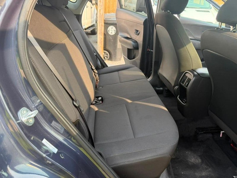 Hyundai Kona Vehicle Full-screen Gallery Image 17