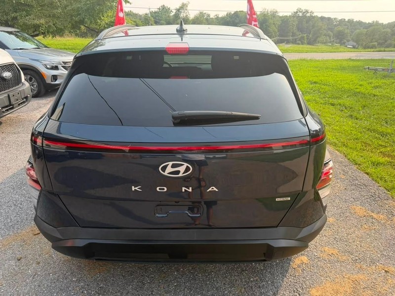Hyundai Kona Vehicle Full-screen Gallery Image 19