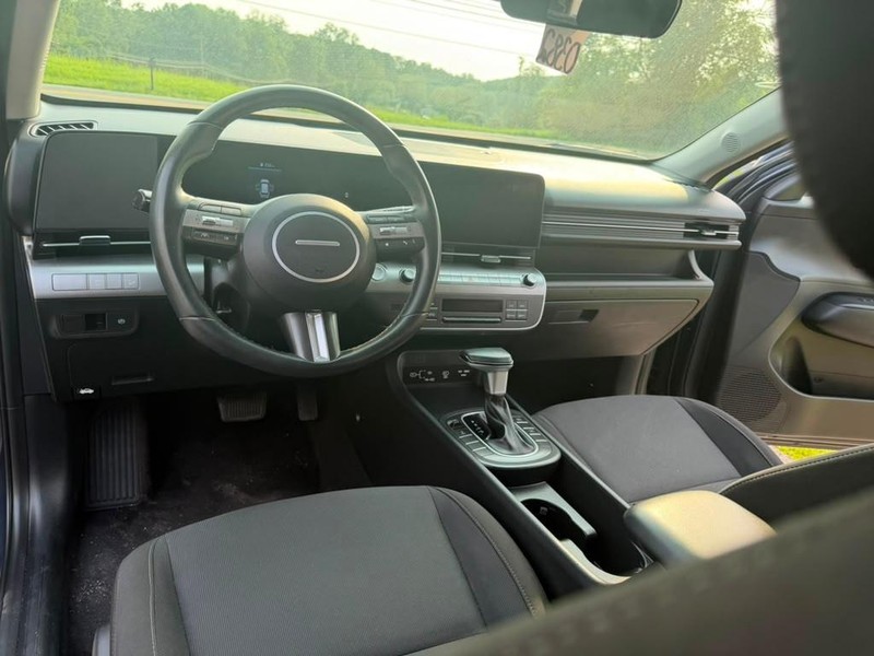 Hyundai Kona Vehicle Full-screen Gallery Image 20