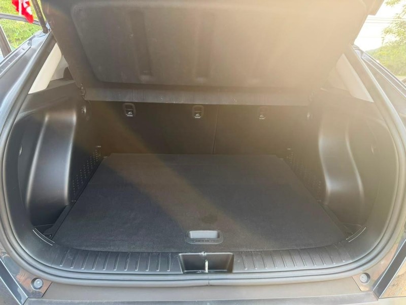 Hyundai Kona Vehicle Full-screen Gallery Image 28