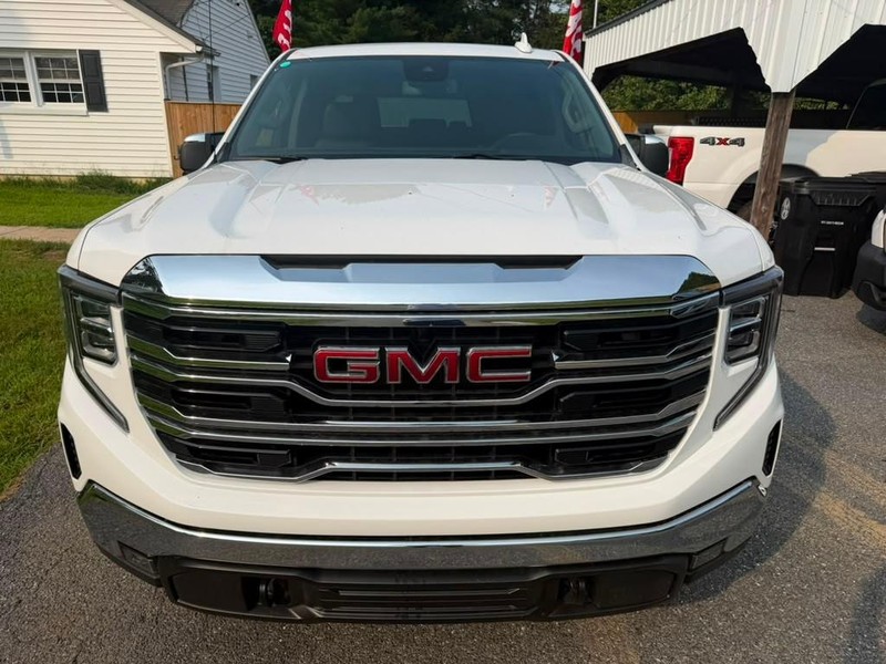 GMC Sierra 1500 Vehicle Full-screen Gallery Image 3