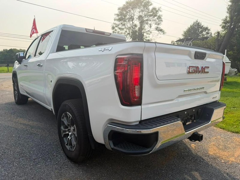 GMC Sierra 1500 Vehicle Full-screen Gallery Image 14