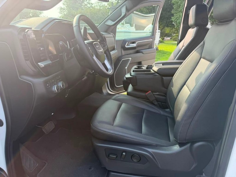 GMC Sierra 1500 Vehicle Full-screen Gallery Image 20