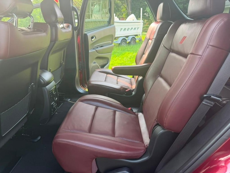 Dodge Durango Vehicle Full-screen Gallery Image 14