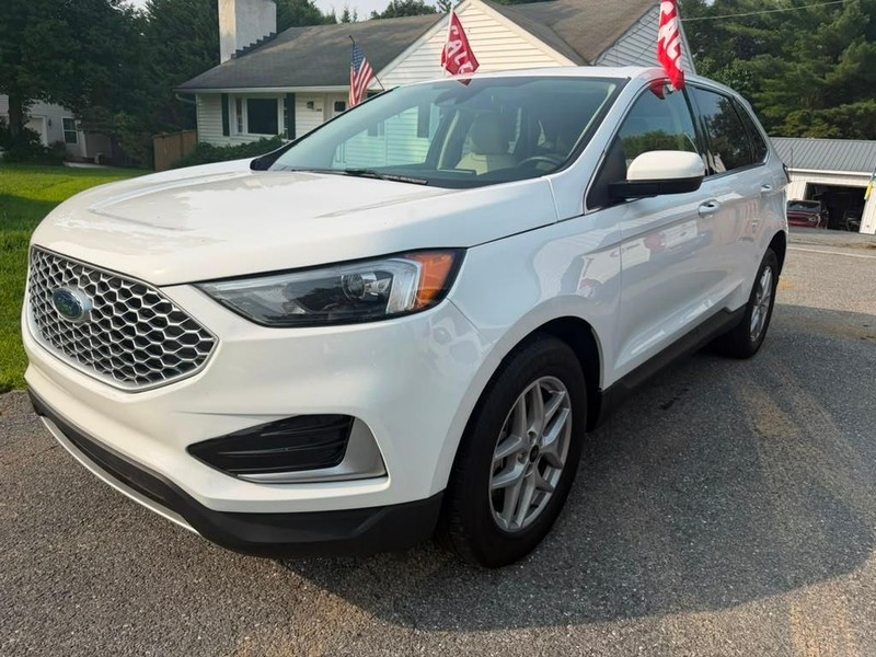 Ford Edge Vehicle Full-screen Gallery Image 3
