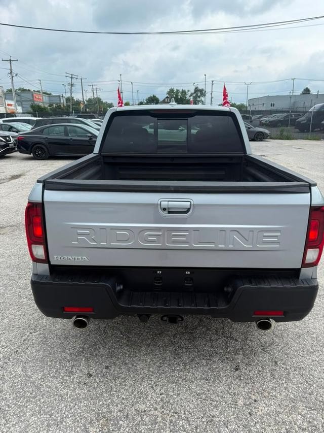 Honda Ridgeline Vehicle Full-screen Gallery Image 12