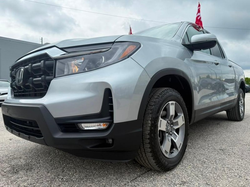 Honda Ridgeline Vehicle Full-screen Gallery Image 2