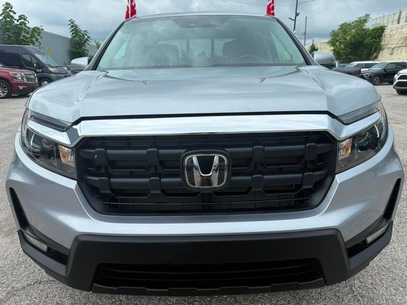 Honda Ridgeline Vehicle Full-screen Gallery Image 4