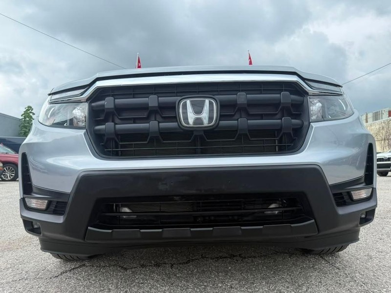 Honda Ridgeline Vehicle Full-screen Gallery Image 5