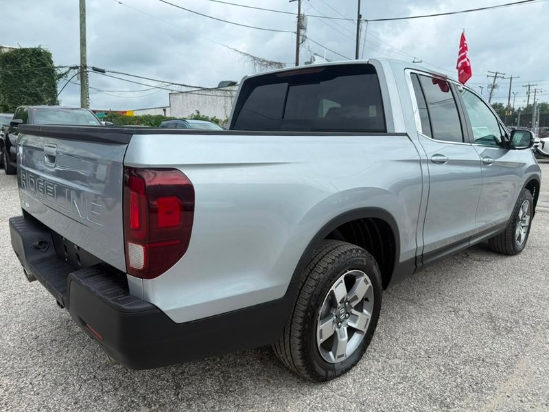 Honda Ridgeline Vehicle Full-screen Gallery Image 10
