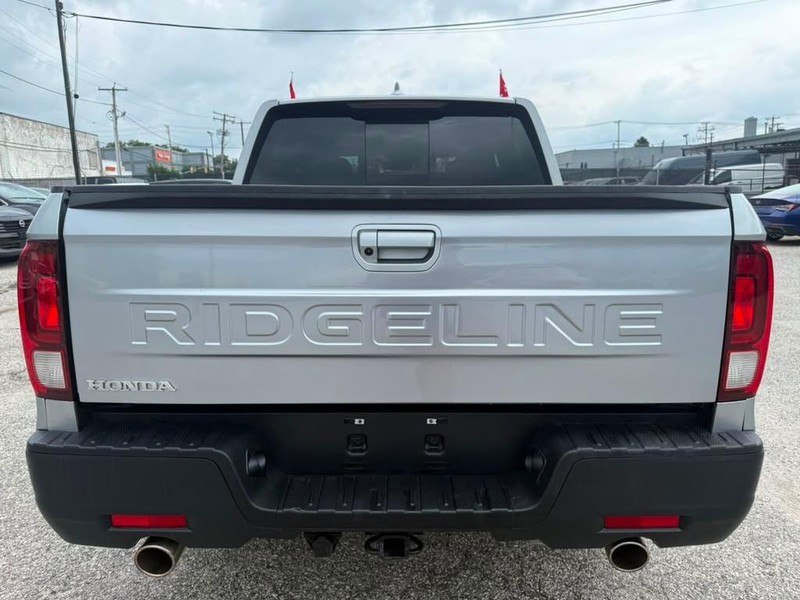 Honda Ridgeline Vehicle Full-screen Gallery Image 11