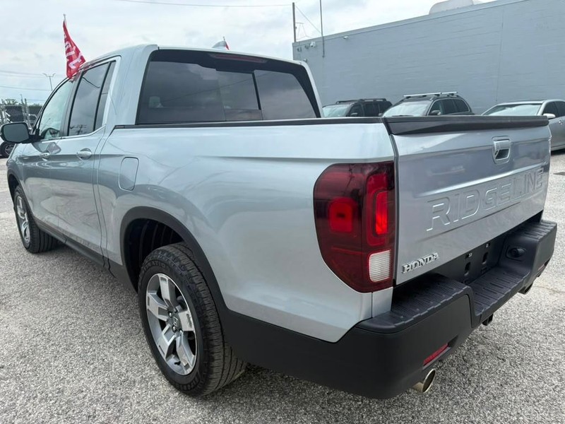 Honda Ridgeline Vehicle Full-screen Gallery Image 14