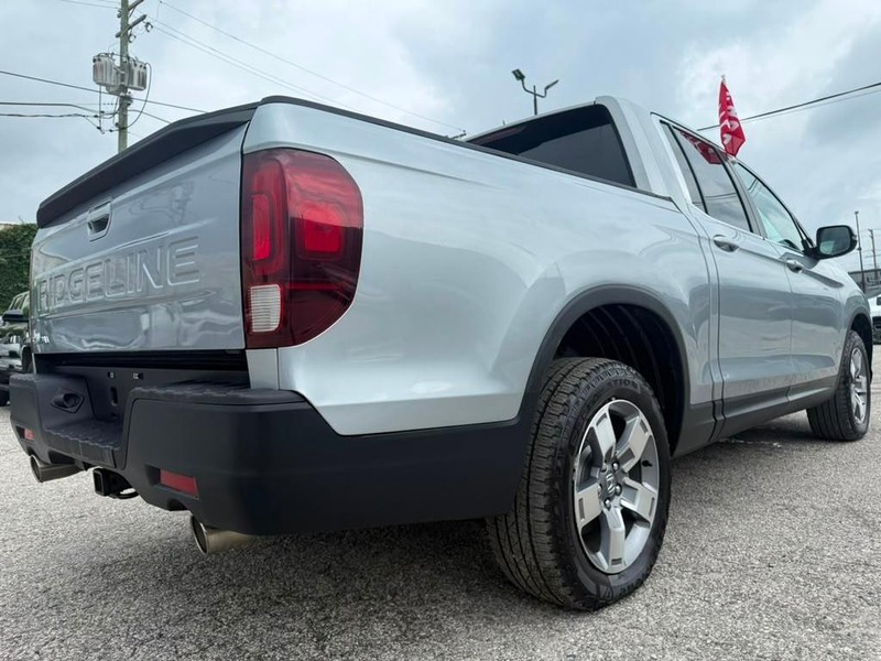 Honda Ridgeline Vehicle Full-screen Gallery Image 15