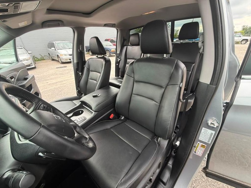 Honda Ridgeline Vehicle Full-screen Gallery Image 18
