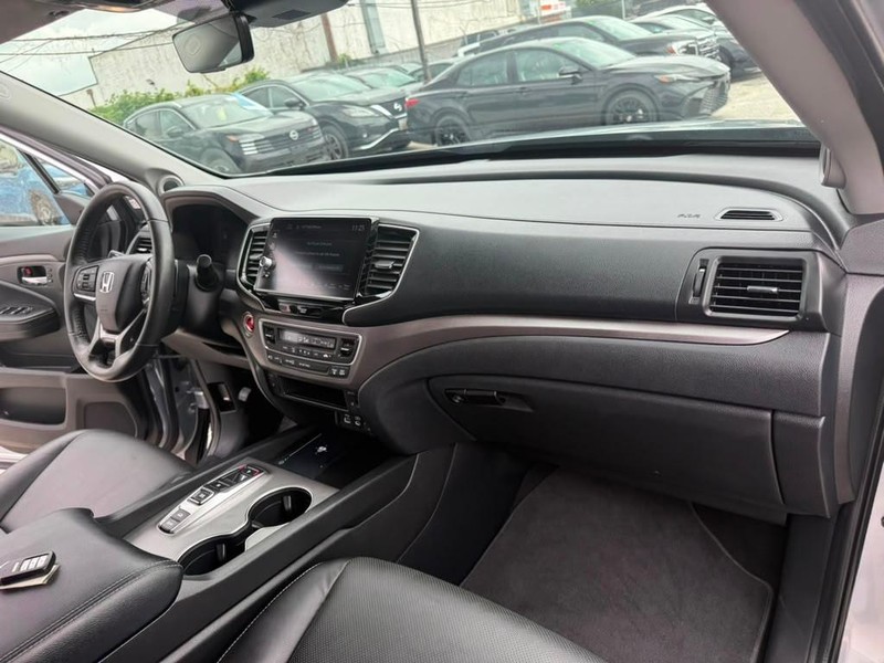 Honda Ridgeline Vehicle Full-screen Gallery Image 25