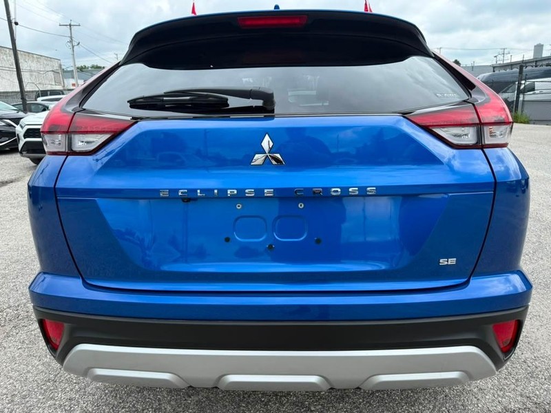 Mitsubishi Eclipse Cross Vehicle Full-screen Gallery Image 7