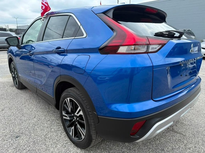 Mitsubishi Eclipse Cross Vehicle Full-screen Gallery Image 8