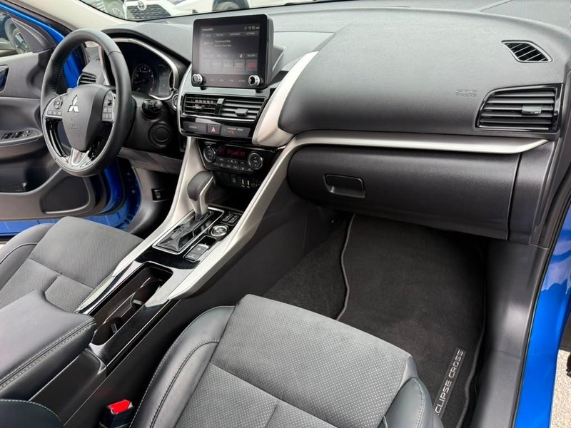 Mitsubishi Eclipse Cross Vehicle Full-screen Gallery Image 18