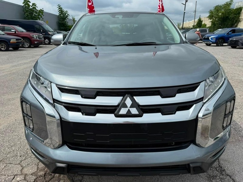 Mitsubishi Outlander Sport Vehicle Full-screen Gallery Image 4