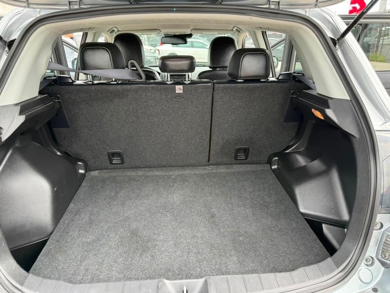 Mitsubishi Outlander Sport Vehicle Full-screen Gallery Image 17