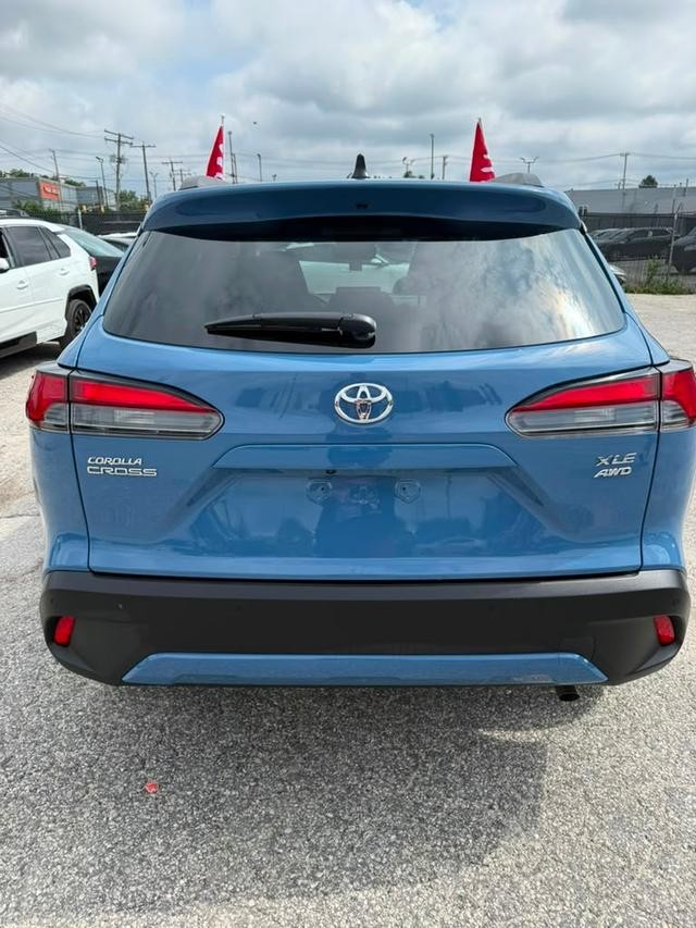 Toyota Corolla Cross Vehicle Full-screen Gallery Image 15