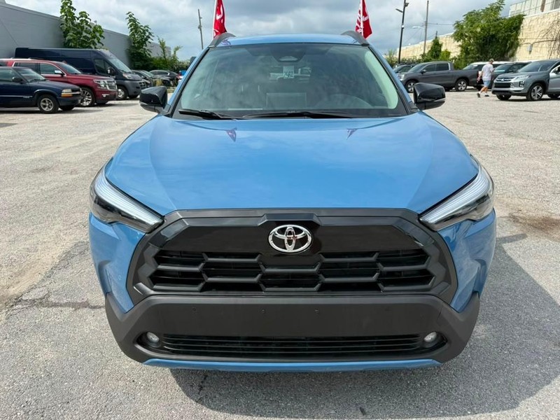 Toyota Corolla Cross Vehicle Full-screen Gallery Image 3
